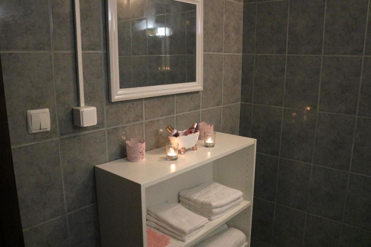 Guest House Studio Apartman Marina - With Jacuzzi, Free Parking, Pet Friendly קארלובץ מראה חיצוני תמונה