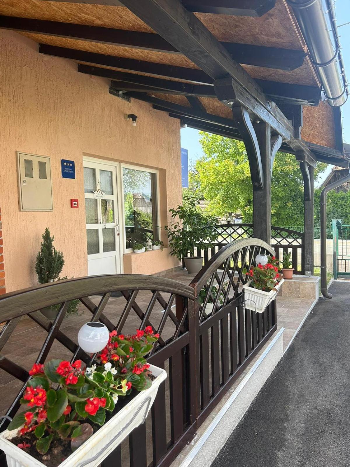 Guest House Studio Apartman Marina - With Jacuzzi, Free Parking, Pet Friendly קארלובץ מראה חיצוני תמונה