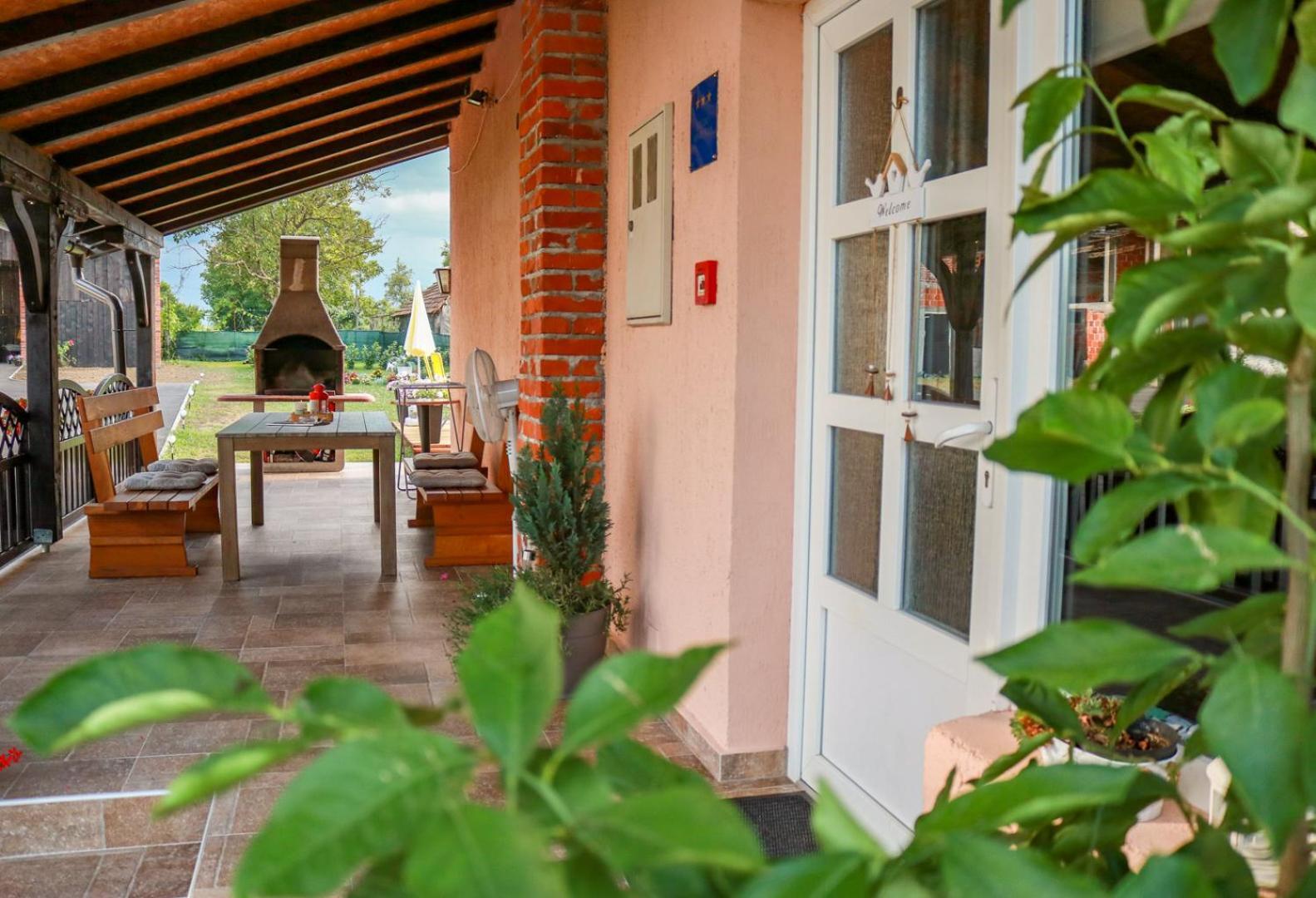 Guest House Studio Apartman Marina - With Jacuzzi, Free Parking, Pet Friendly קארלובץ מראה חיצוני תמונה