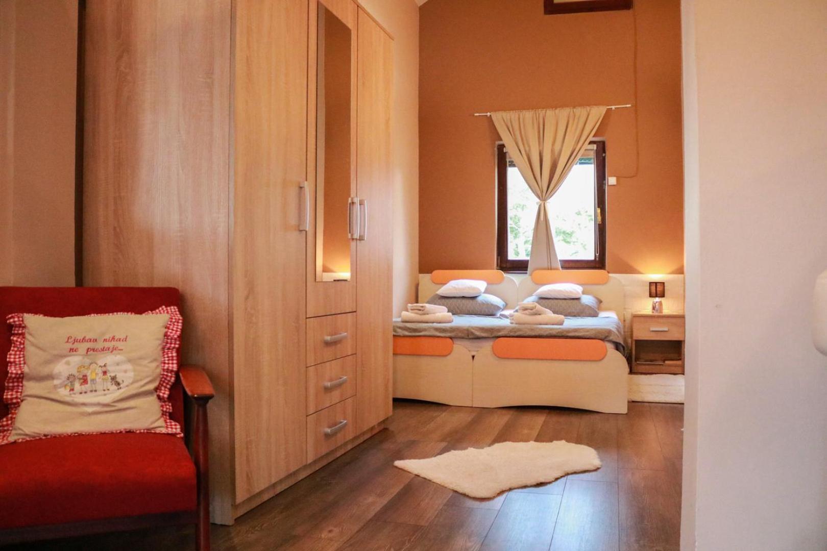 Guest House Studio Apartman Marina - With Jacuzzi, Free Parking, Pet Friendly קארלובץ מראה חיצוני תמונה
