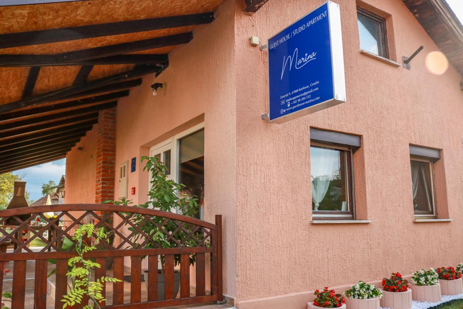 Guest House Studio Apartman Marina - With Jacuzzi, Free Parking, Pet Friendly קארלובץ מראה חיצוני תמונה